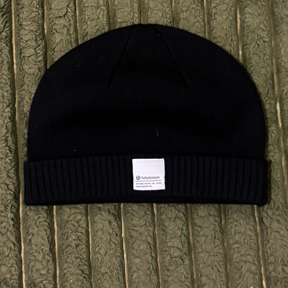 Lululemon merino wool oversized hat